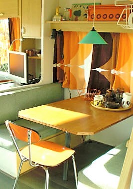 caravan eettafel